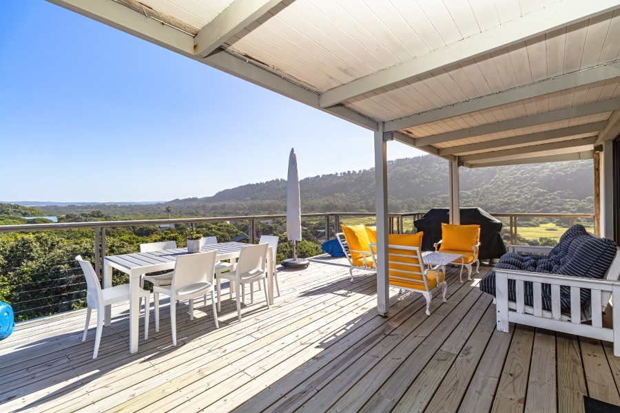 4 Bedroom Property for Sale in Keurboomstrand Western Cape